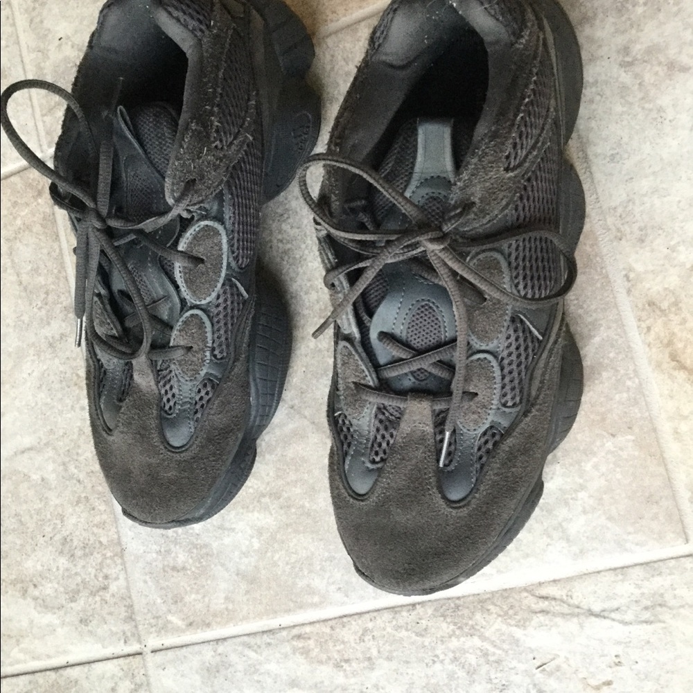 Yeezy 500 Black - Picture 2 of 4